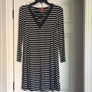 Chelsea & Violet Dress Black White Stripes Long Sleeves V Neck crisscross thread